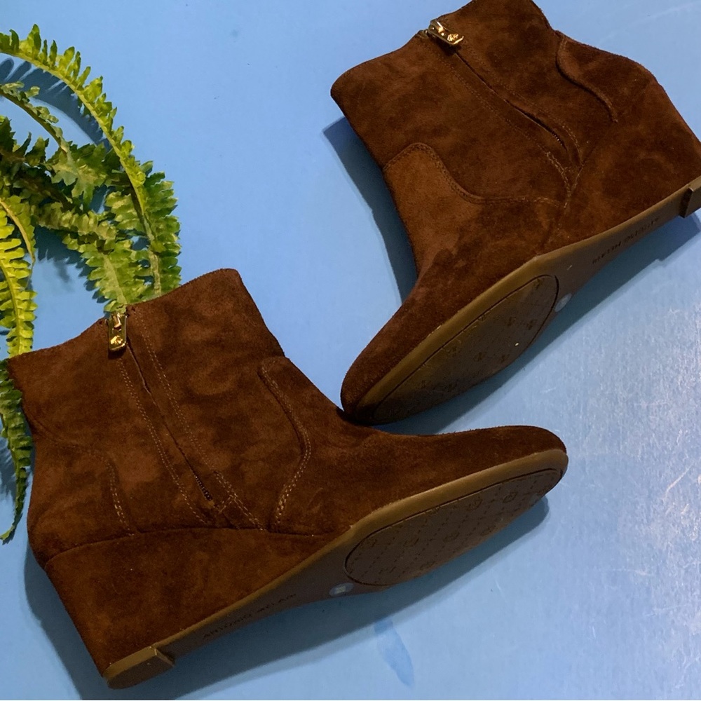 Antonio Melani suede leather brown wedge ankle boots